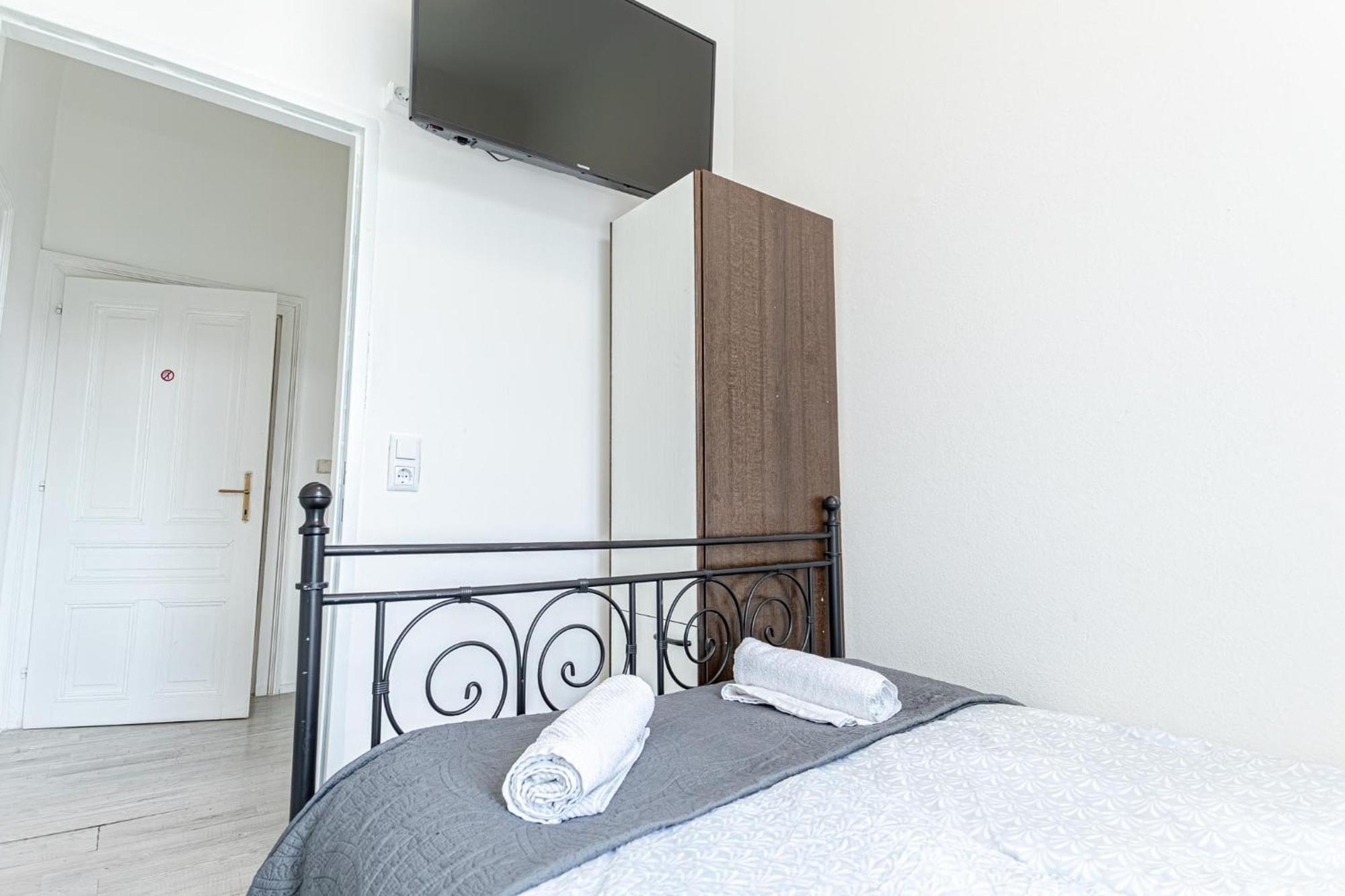 Comfy 3br Shared - U6 Subway, Danube & Millenium Apartament