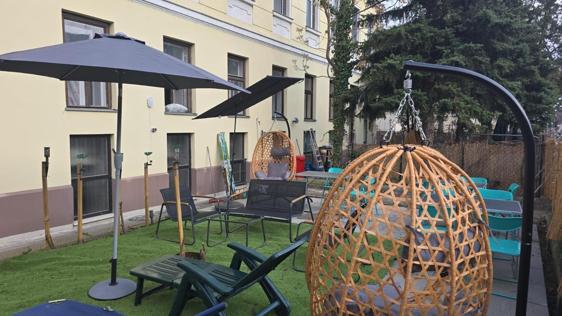 Comfy 3br Shared - U6 Subway, Danube & Millenium Apartament *